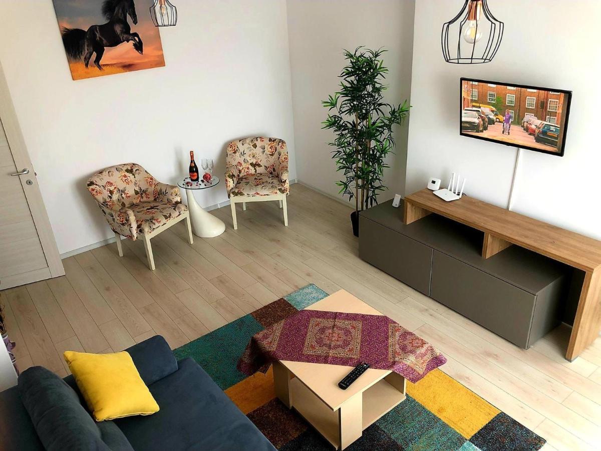 בראשוב Jolie Apartments מראה חיצוני תמונה